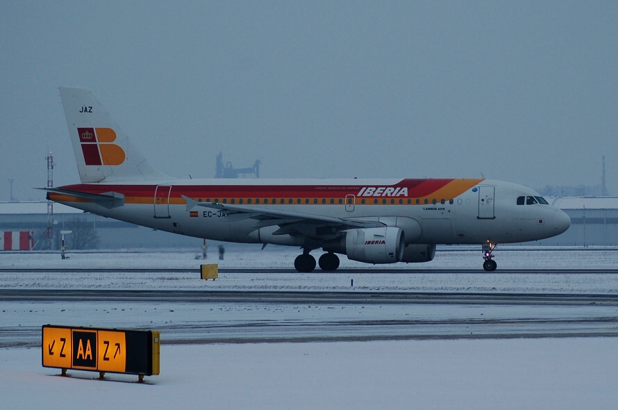 Airbus A319-111, EC-JAZ, 19.12.2009