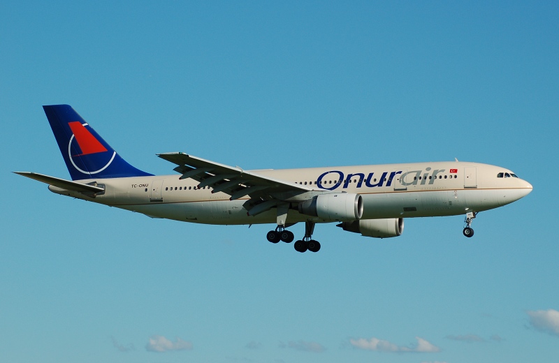 Airbus A300B4-203, TC-ONU, Praha 18.8.2006