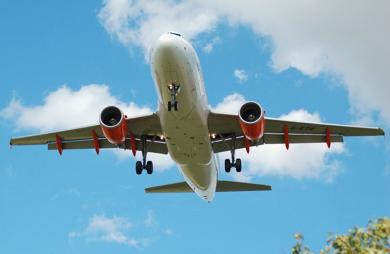 Airbus A319-111, G-EZIF, EasyJet, Praha 18.8.2006