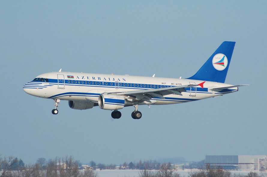 Airbus A319-111, 4K-AZ05, 16.12.2010