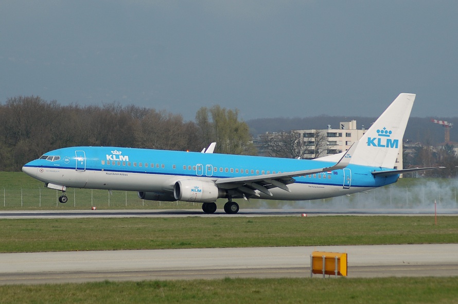 Boeing 737-8K2, PH-BXC, eneva 12.4.2008