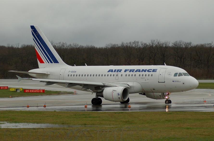 Airbus A318-111, F-GUGA, eneva 11.4.2008