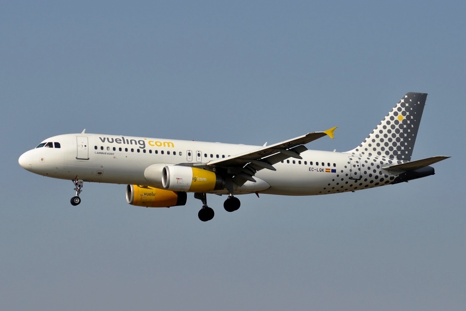 Airbus A320-232, Vueling EC-LQK, 14.3.2014