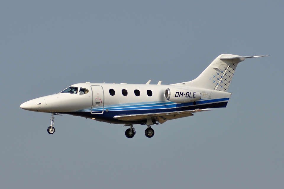 Hawker 390, OM-GLE, 14.3.2014