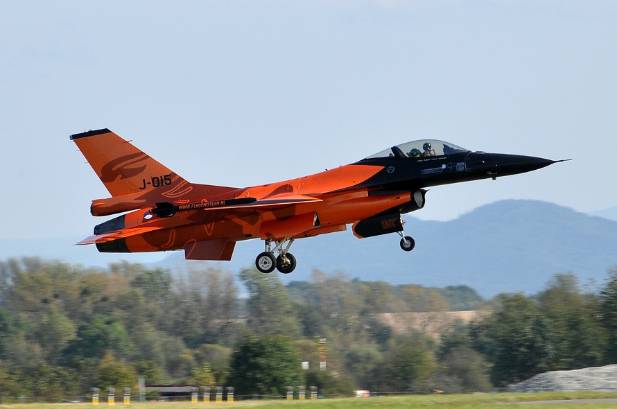 F-16AM, J-015, Ostrava 25.9.2011