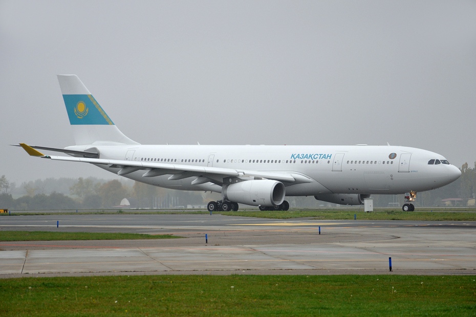 Airbus A330-223, UP-A3001, 24.10.2012