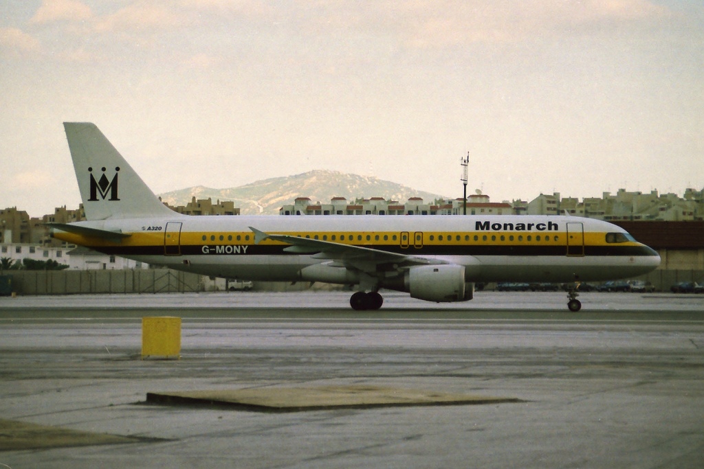 Airbua A320-212 Maonarch 23.1.1998