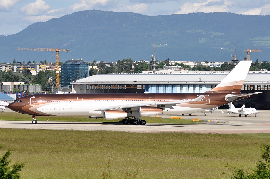 Airbus A340-313E, M-IABU, 1.6.2012