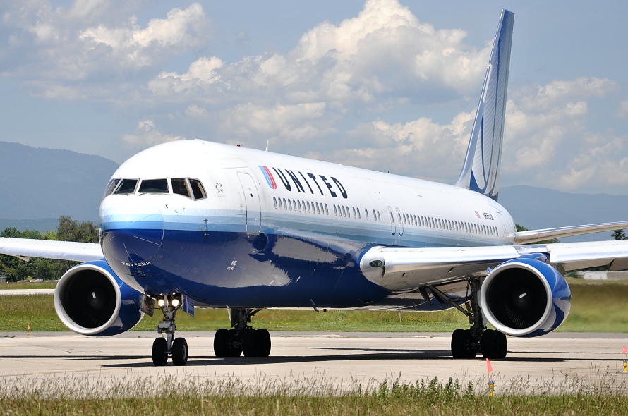 Boeing 767-322 ER, N655UA, 2.6.2012