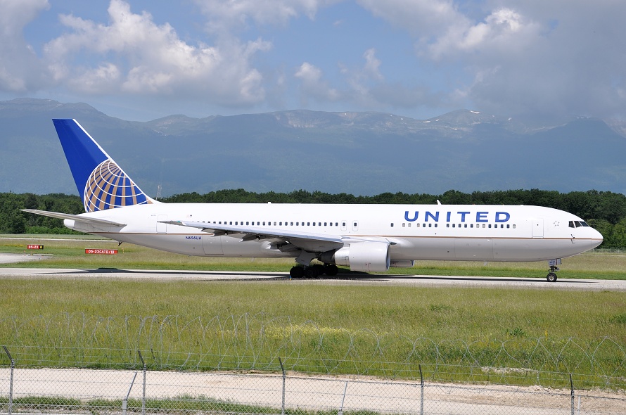 Boeing 767-322 ER, N656UA, 1.6.2012