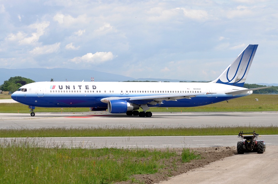 Boeing 767-322 ER, N658UA, 31.5.2012