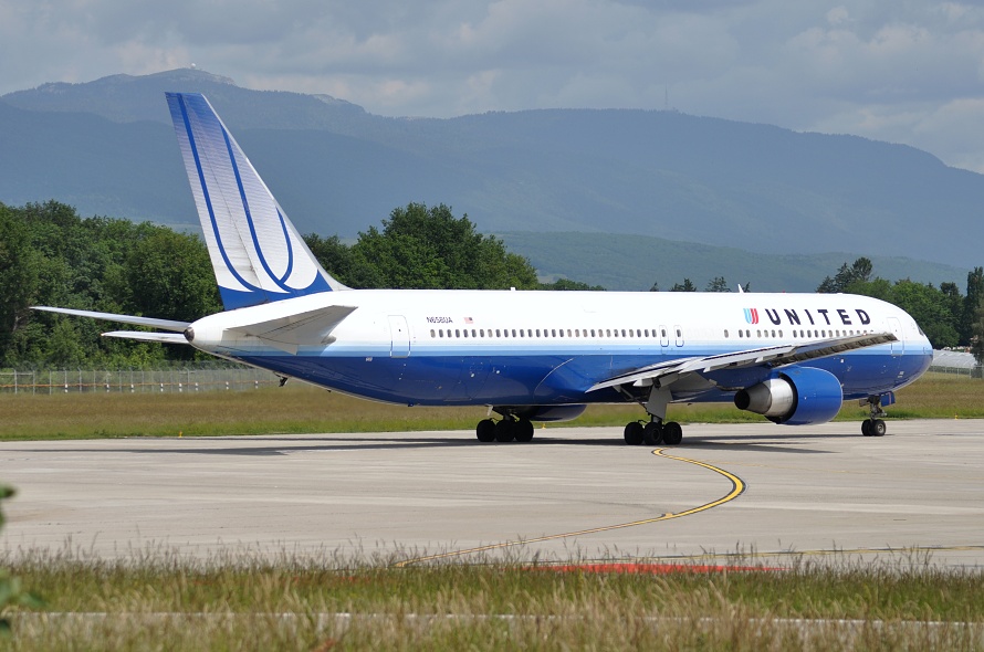 Boeing 767-322 ER, N658UA, 31.5.2012