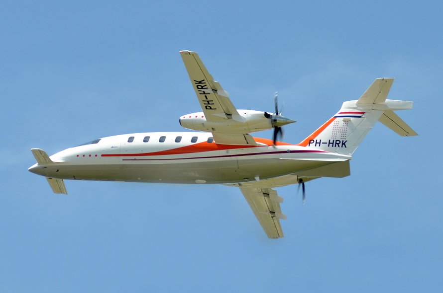 Piaggio P-180 Avanti, PH-HRK, 2.6.2012