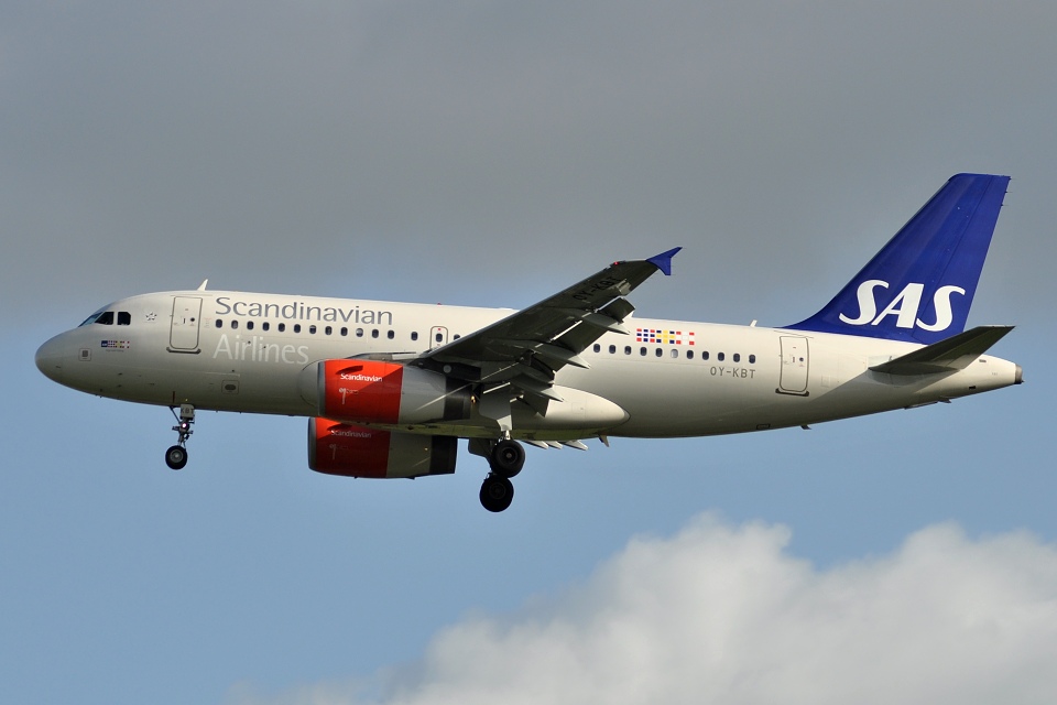 Airbus A319-132, SAS, OY-KBT, 13.4.2014