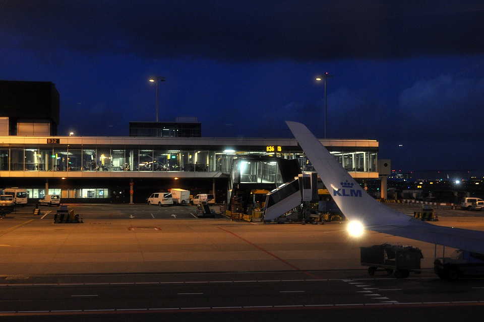 Embraer 190, KLM, PH-EZA, 14.4.2014