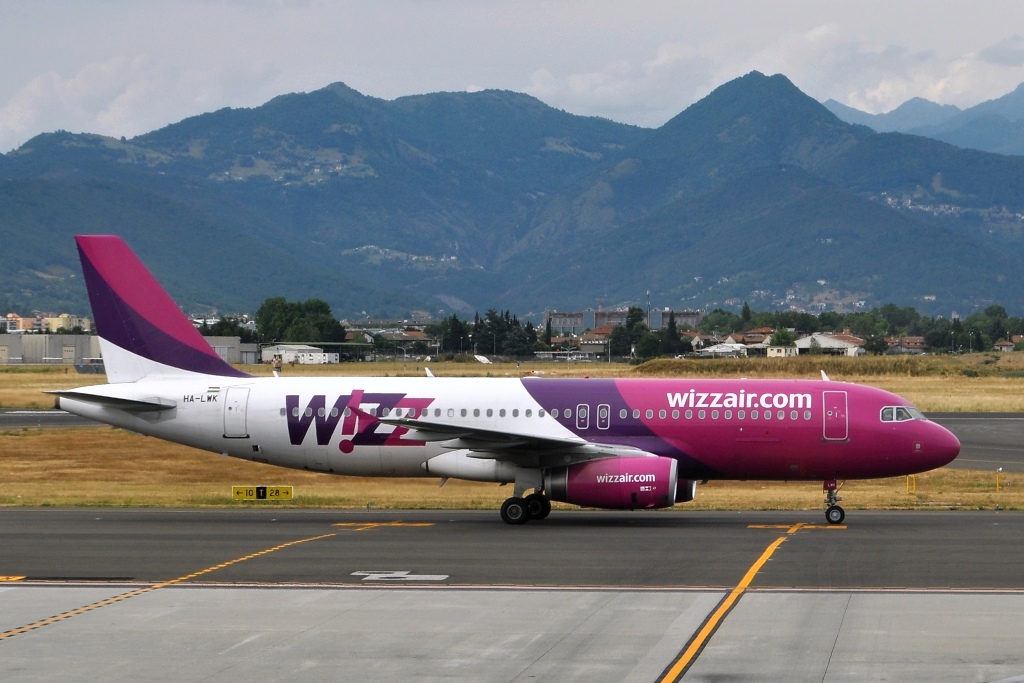 Airbus A320-232, Wizzair, HA-LWK, 26.7.2015