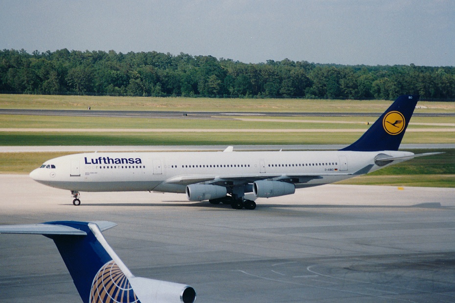 Airbus A340-211, D-AIBD, 19.5.1996