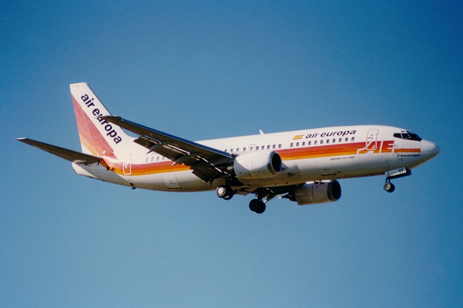 Boeing 737-3Q8, EC-FYF, 12.1.1997