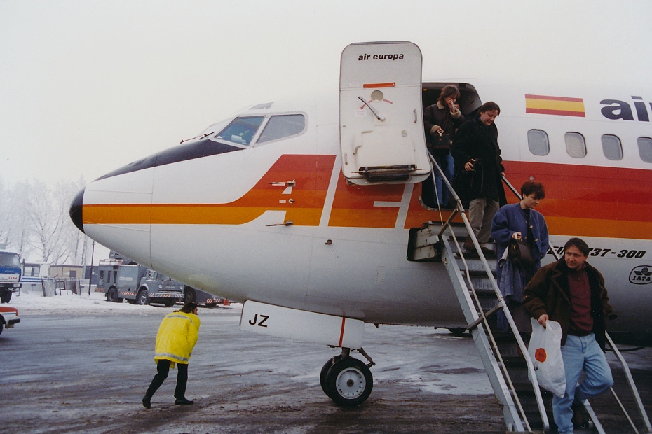 Boeing 737-3Y0, EC-FJZ, 18.1.1997