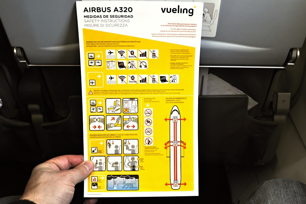 bezpečnostní instrukce Vueling Airlines, EC-LAB, 7.3.2016