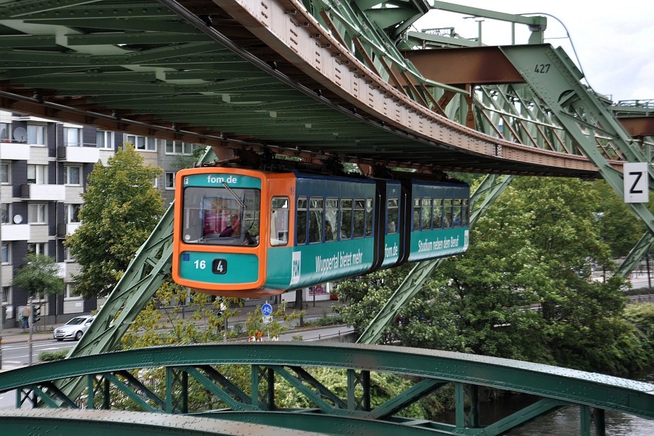 Schwebebahn, ev. . 16, 19.9.2013