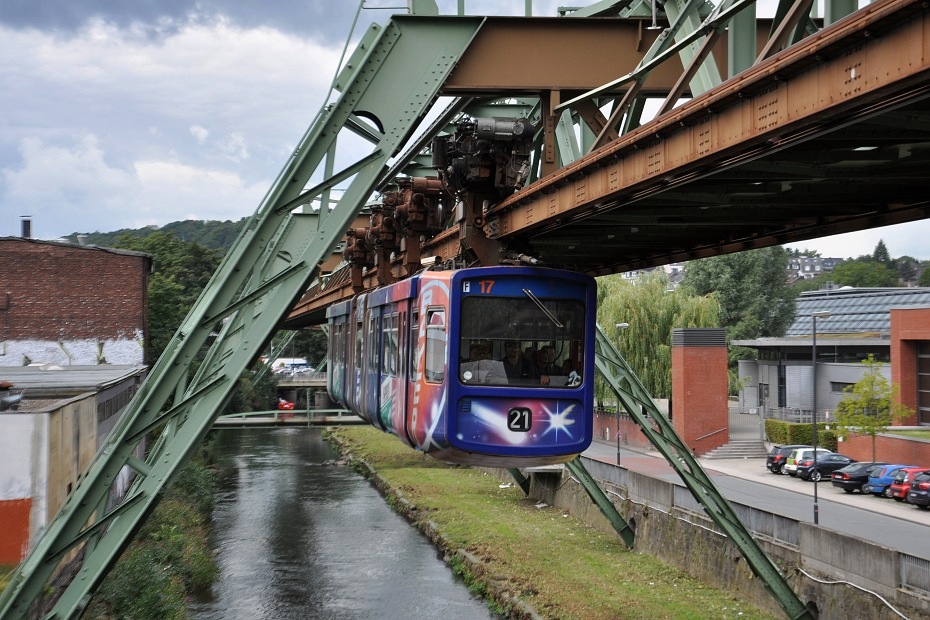 Schwebebahn, ev. . 17, 19.9.2013