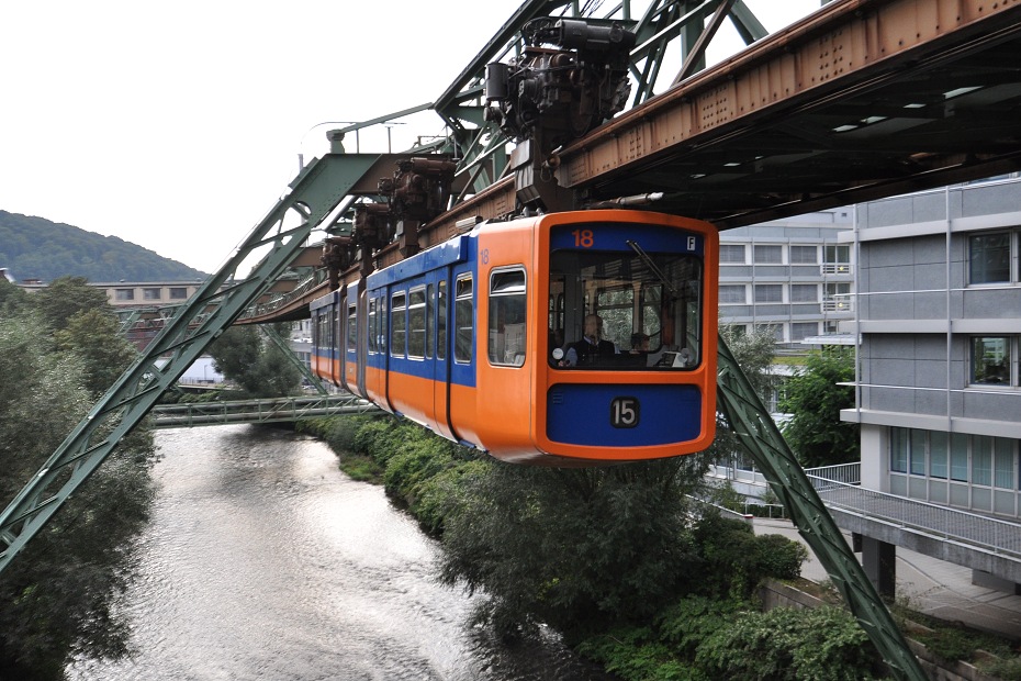 Schwebebahn, ev. . 18, 18.9.2013