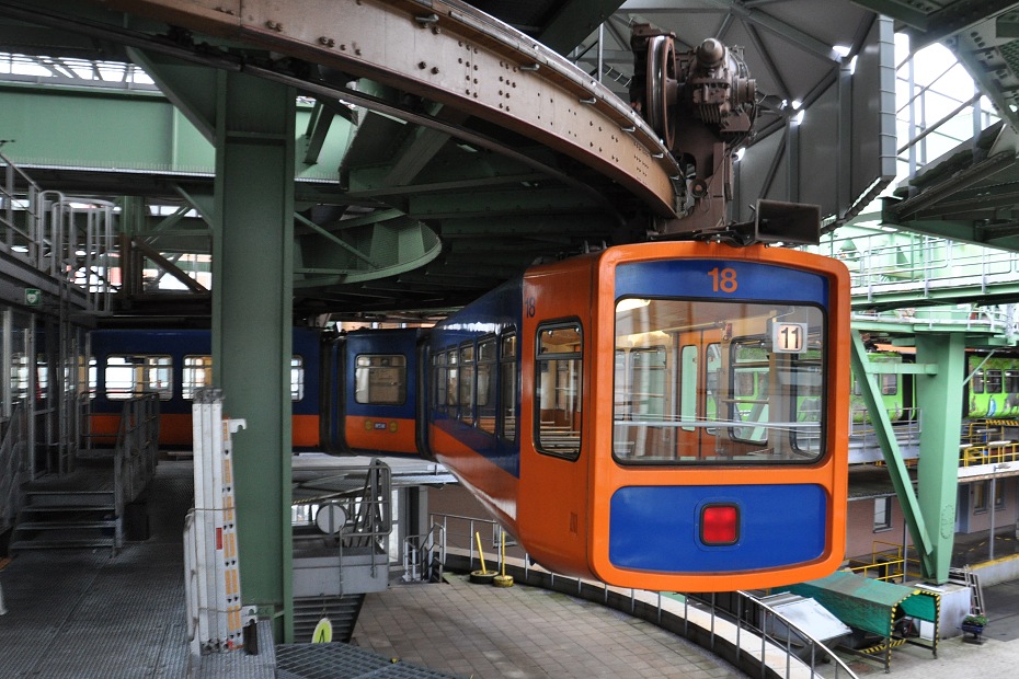 Schwebebahn, ev. . 18, 19.9.2013