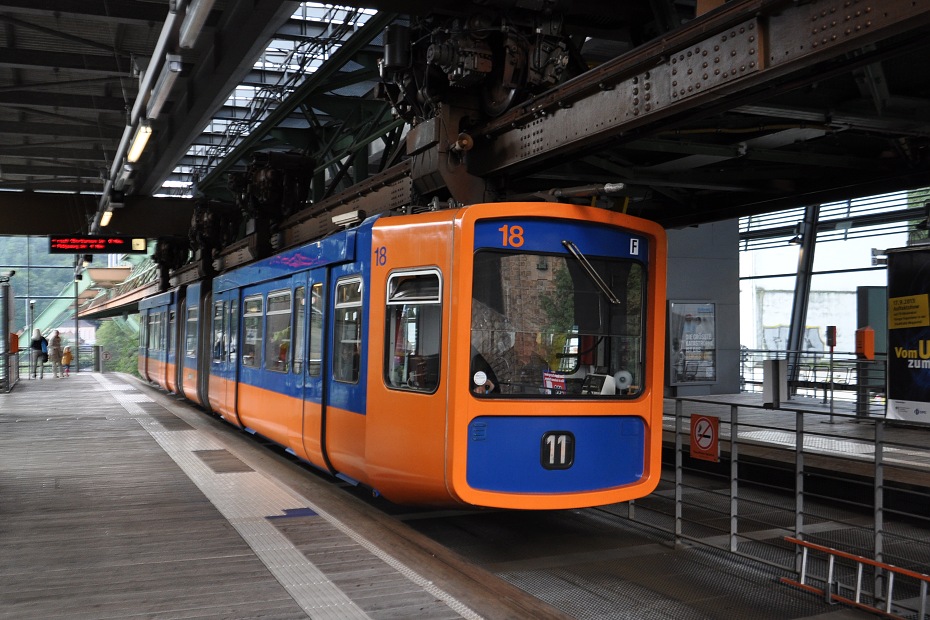 Schwebebahn, ev. . 18, 19.9.2013