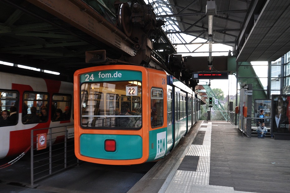 Schwebebahn, ev. . 24, 18.9.2013