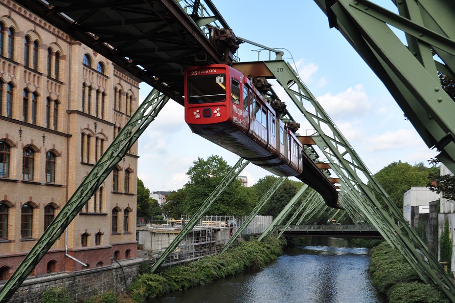 Schwebebahn, ev. . 25, 18.9.2013