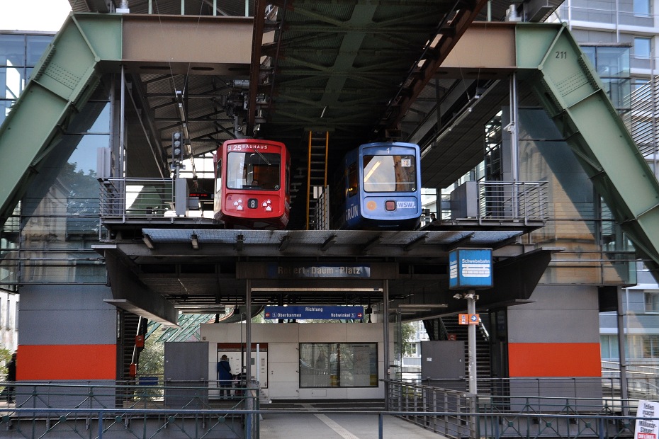 Schwebebahn, Robert-Daum-Platz, 18.9.2013