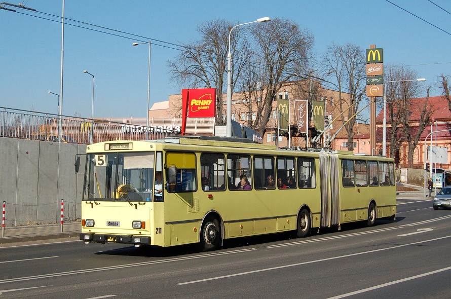 Veolia Teplice, koda 15Tr, ev. . 211, 2.3.2011