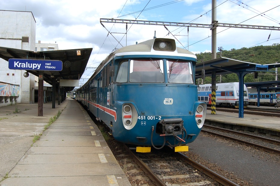 D 451.001/002, 26.6.2011